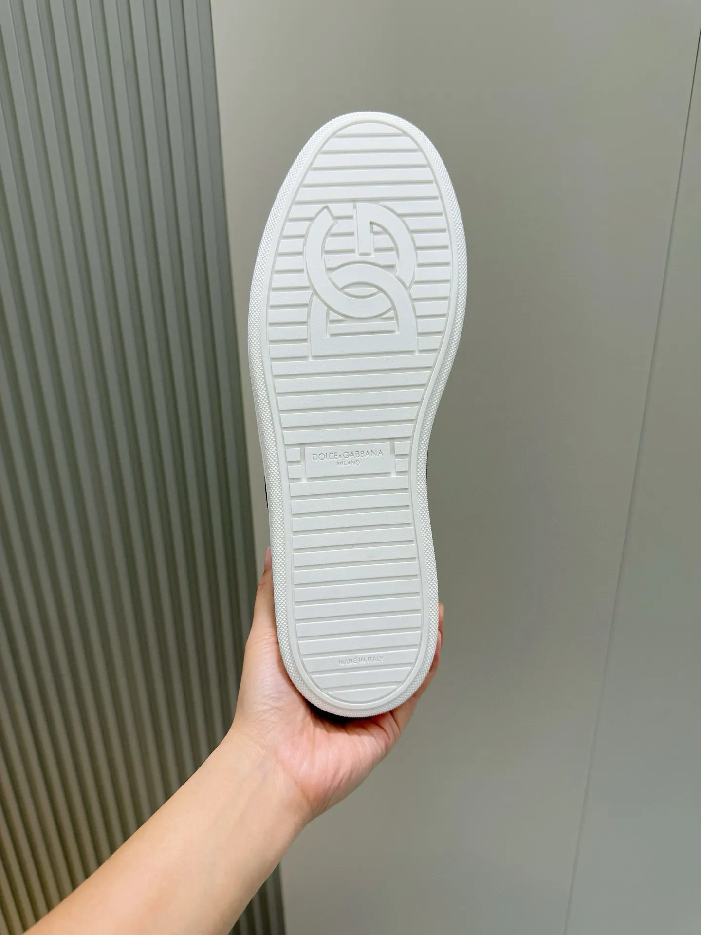 Men's Men's Shoes💰400 [New Style]🐏🐏DG men's calfskin sneakers Portofino Yacht shoes, simple and versatile design, unique saddle leather soles. The Dolce &G logo rear wing is the icing on the cake. Imported cowhide + rubber outsole Size: 39-44 (customized at 38.45)